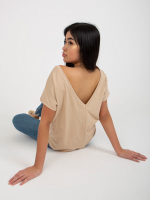 Beżowy t-shirt basic z dekoltem na plecach Fire