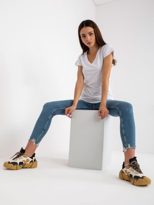 Biały gładki t-shirt basic z dekoltem w serek